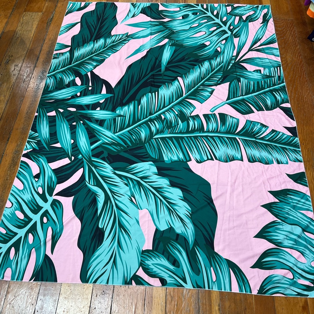 Tropical Leaf Print Back Drop